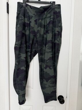 Old Navy Green & Black Camo Joggers